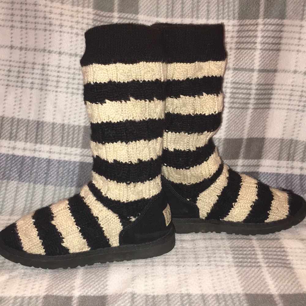 Ugg Black & Off White Crochet Boots Sz 6 - Picture 6 of 7